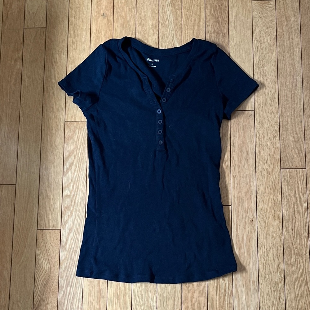Hollister Black Short-Sleeve Henley Tee